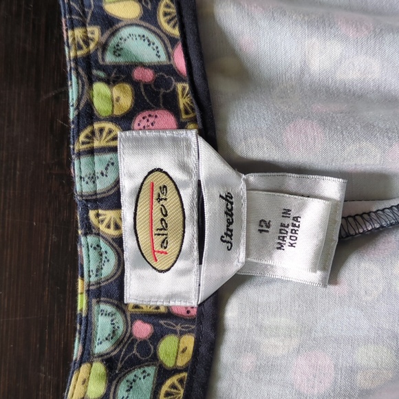 Talbots Stretch Womens Cropped Pants Size 12 Black w/ Stylized Fruit Print 1732 - Picture 4 of 6